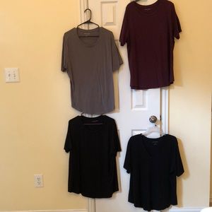 Lot 4 Medium Universal Standard Tee Shirts